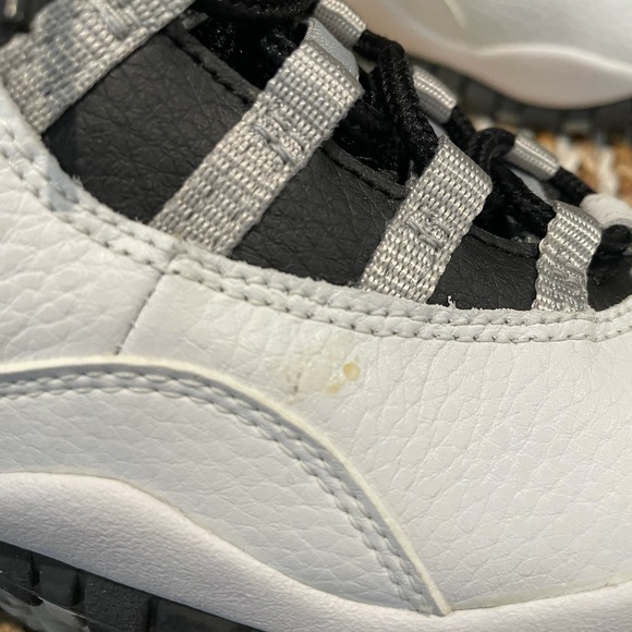 2005 retro 10 Jordan’s - Picture 7 of 8